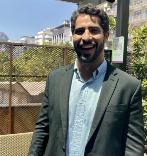 Dr. Lucas Borges