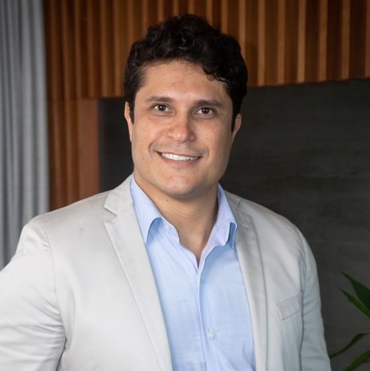 Dr. Carlos Márcio C. Viana