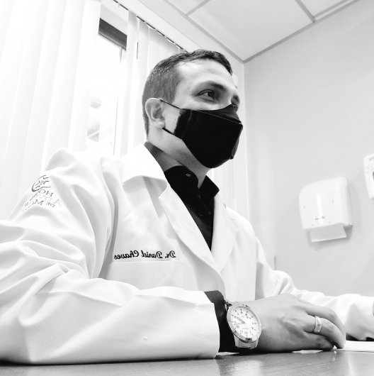 Dr. Daniel Chaves