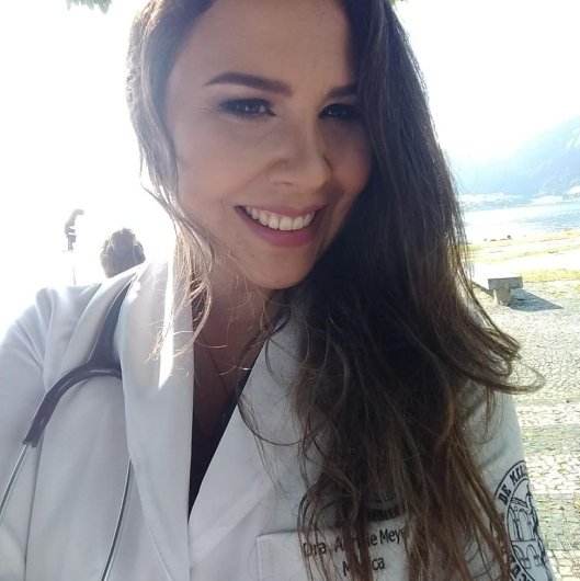 Dra. Adriele Meyer