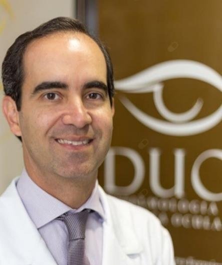 Dr. Rodrigo Almeida