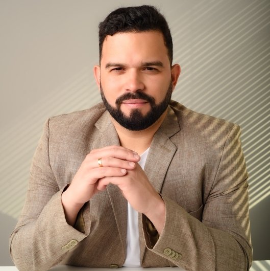 Dr. Éderson Vidal Moura