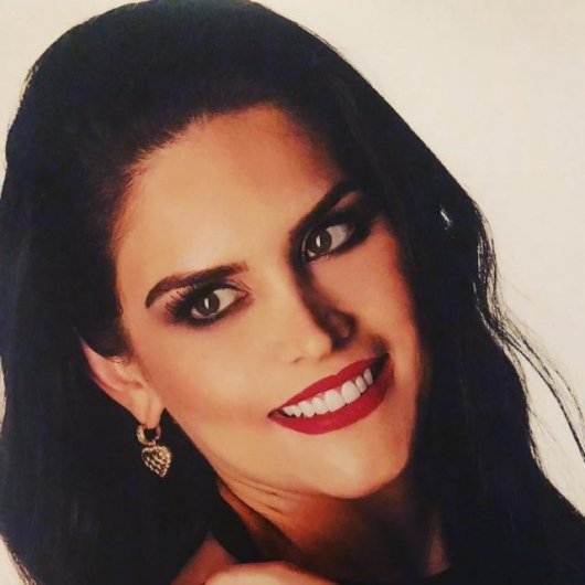 Dra. Paula Back Bueno