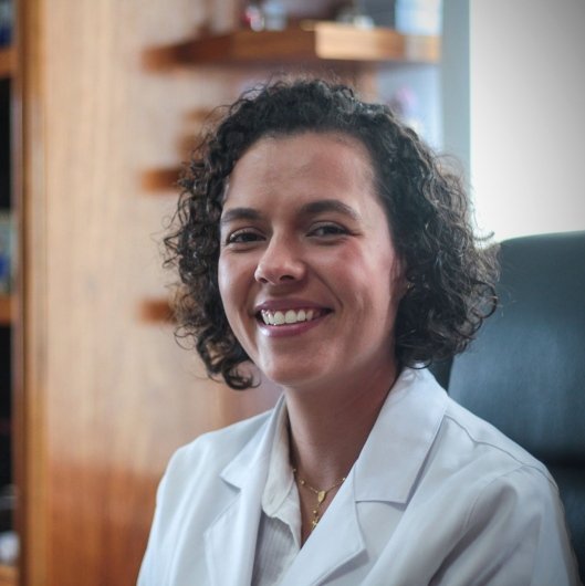 Dra. Julia Rodrigues Lima