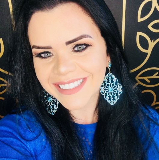Dra. Jessica Carine Favato Menezes