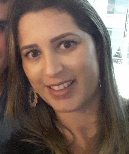 Dra. Larissa Santos Martins Rezende Rezende