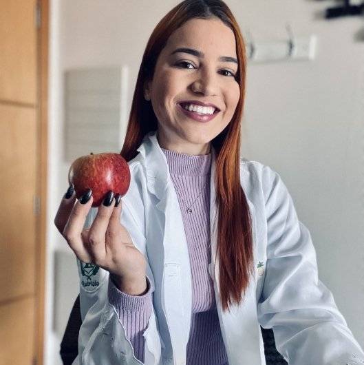 Dra. Thays Araújo