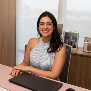 Dra. Laísa Roteli Luciano Faria de Souza