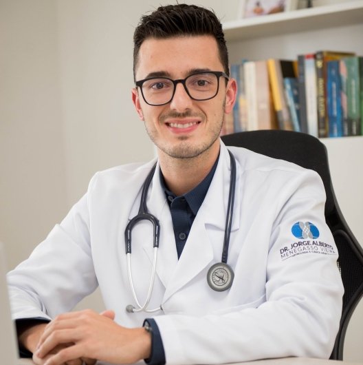 Dr. Jorge Alberto Menegasso Vieira