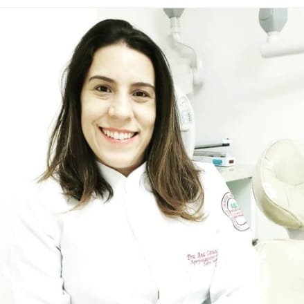 Dra. Ana Carolina Valente