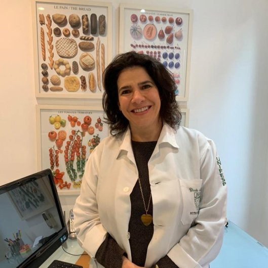 Dra. Claudia Mendonça