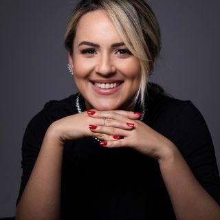 Dra. Larissa Fernanda