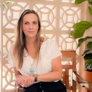 Dra. Marina Liberalesso Neri