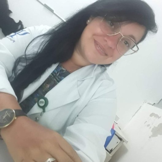 Dra. Viviane De Siqueira