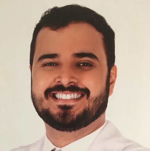 Dr. Gustavo Azevedo