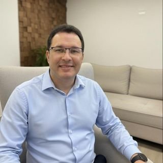 Dr. Eduardo Galindo