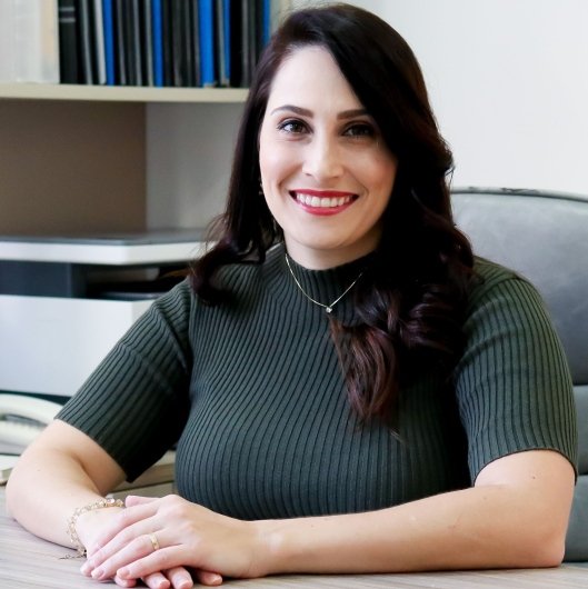 Dra. Cíntia Lopes Dias