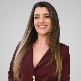 Dra. Flavia Freire Hoelz