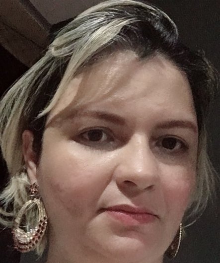 Dra. Alessandra Meneses