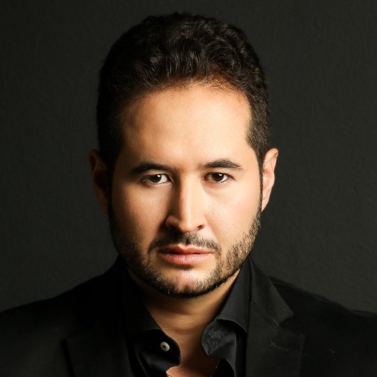 Dr. Andre Oliveira