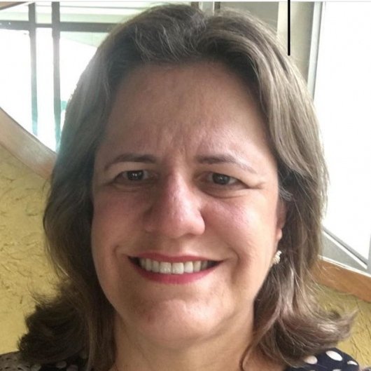 Dra. Ednara Lins de Araújo