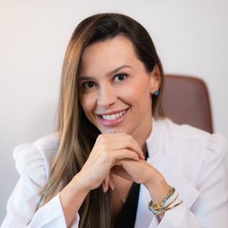 Dra. Roberta Loureiro Villarejo