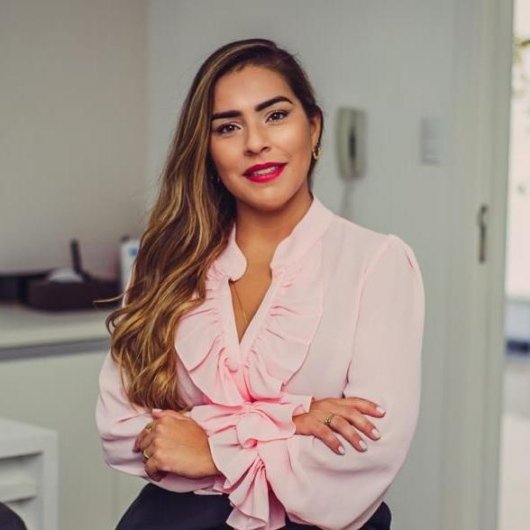 Dra. Amanda Macolmes