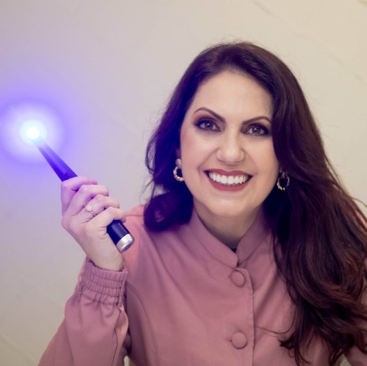 Dra. Adriane Albini de Oliveira