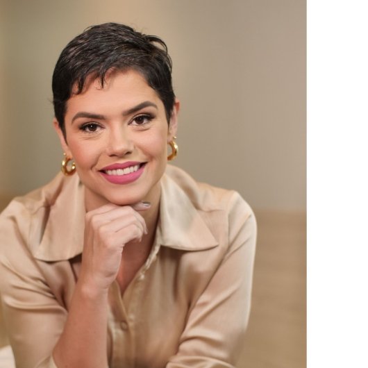Dra. Camila Alves Corrêa Neiva