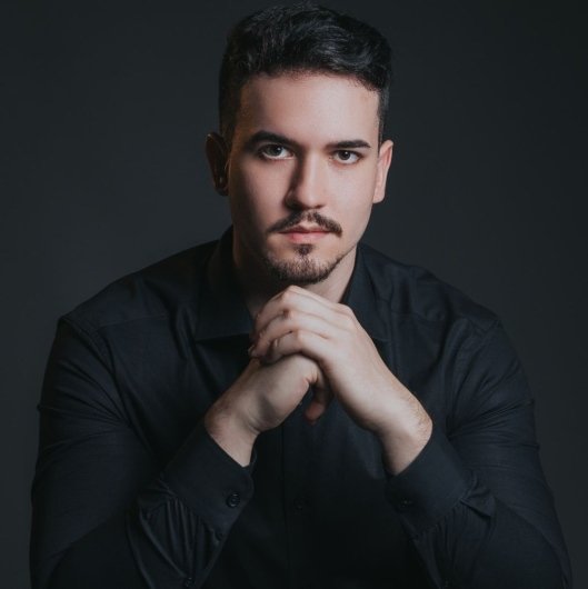 Dr. Victor Viana