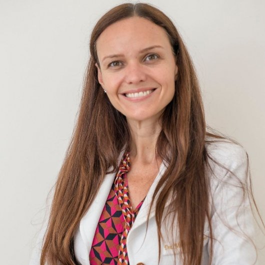 Dra. Mariana Ferreira Oliveira Lima