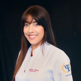 Dra. Júllia Silva