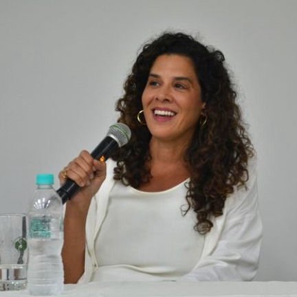 Prof. Karina Diniz Oliveira