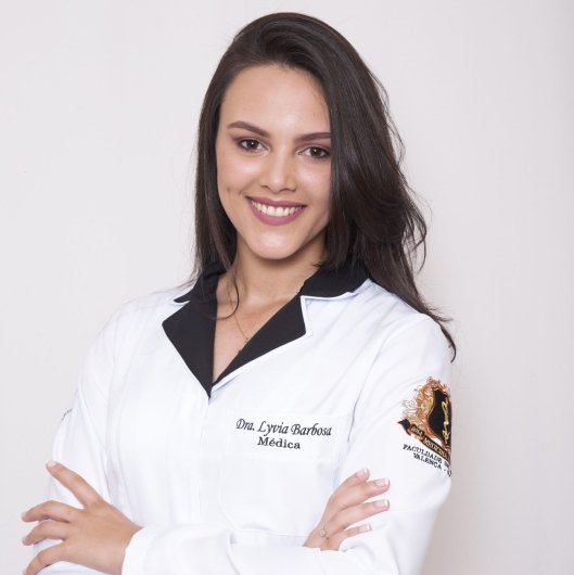 Dra. Lyvia Caroline Barbosa