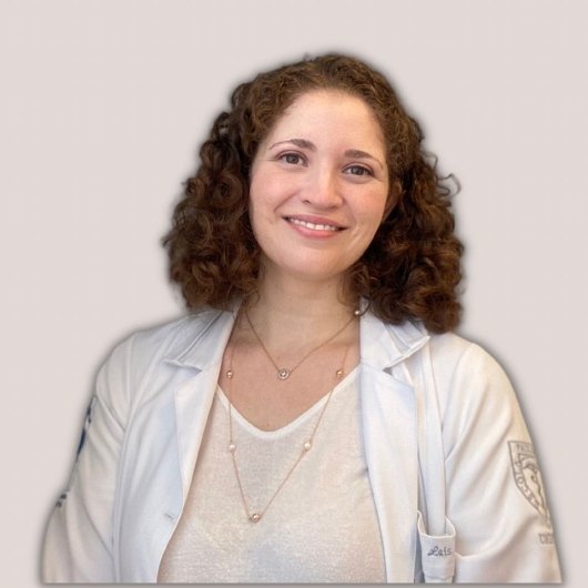 Dra. Lais Helena Dumbra Toloni dos Santos