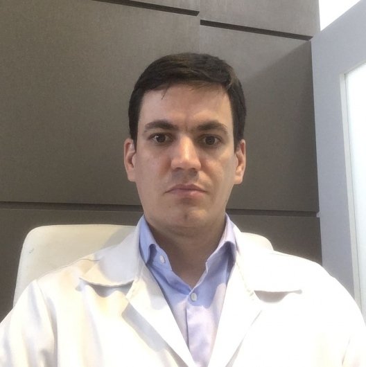 Dr. Eduardo Tosta Garschagen