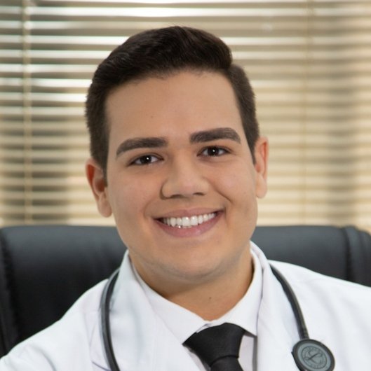 Dr. Matheus Araújo