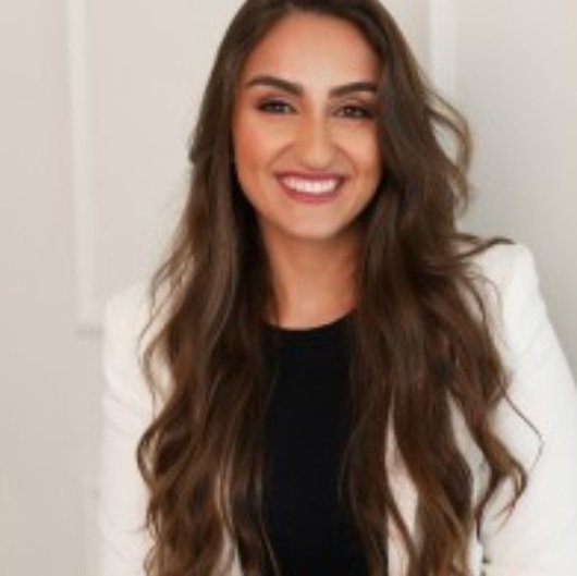 Dra. Aline Lima