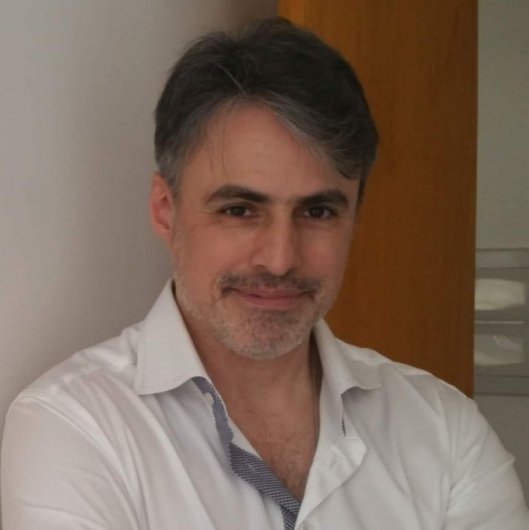 Dr. Roberto Pires