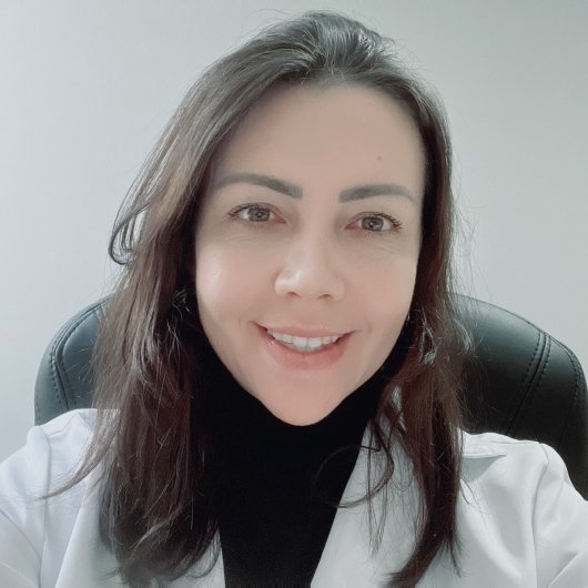 Dra. Andrea Dambroski