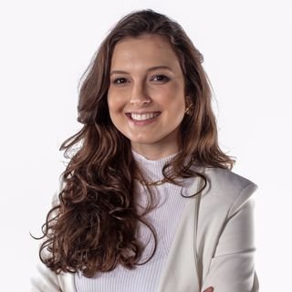Dra. Júlia Menegotto