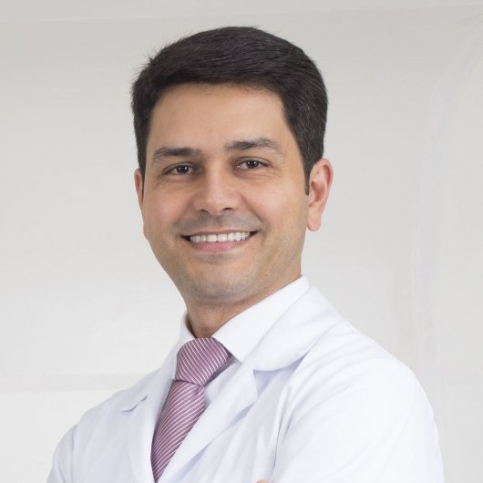 Dr. Marcus Vinícius Martins Corrêa