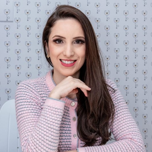 Dra. Larissa Freire