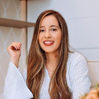 Claudia Mara Oliveira