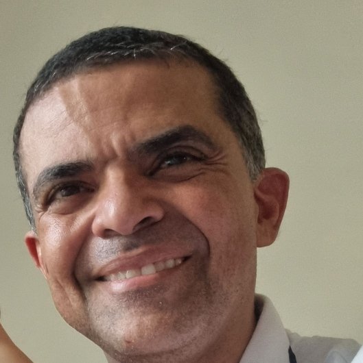 Dr. Emanuel Mauricio