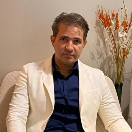 Dr. Daniel Maior