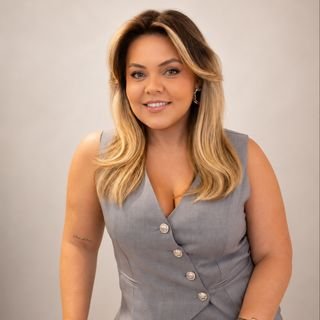 Dra. Amanda Cristina Barbosa Ribeiro