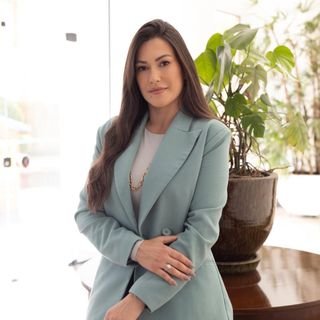Dra. Aline Seemund dos Reis