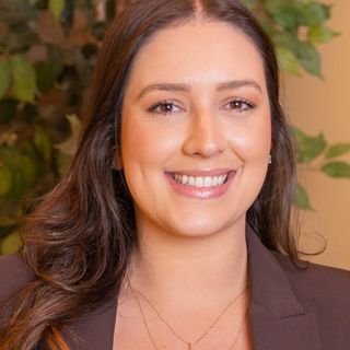 Dra. Bruna Bueno Biondi Sundfeld Bombonato