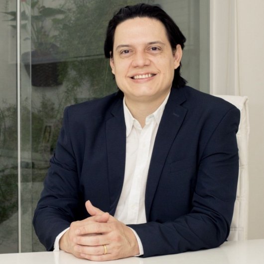 Dr. Fabio Gomes Melo